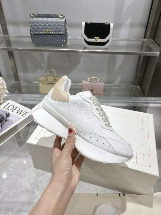 Picture of Alexander McQueen Shoes _SKUAlexanderMcQueensz35-45mnq0202245
